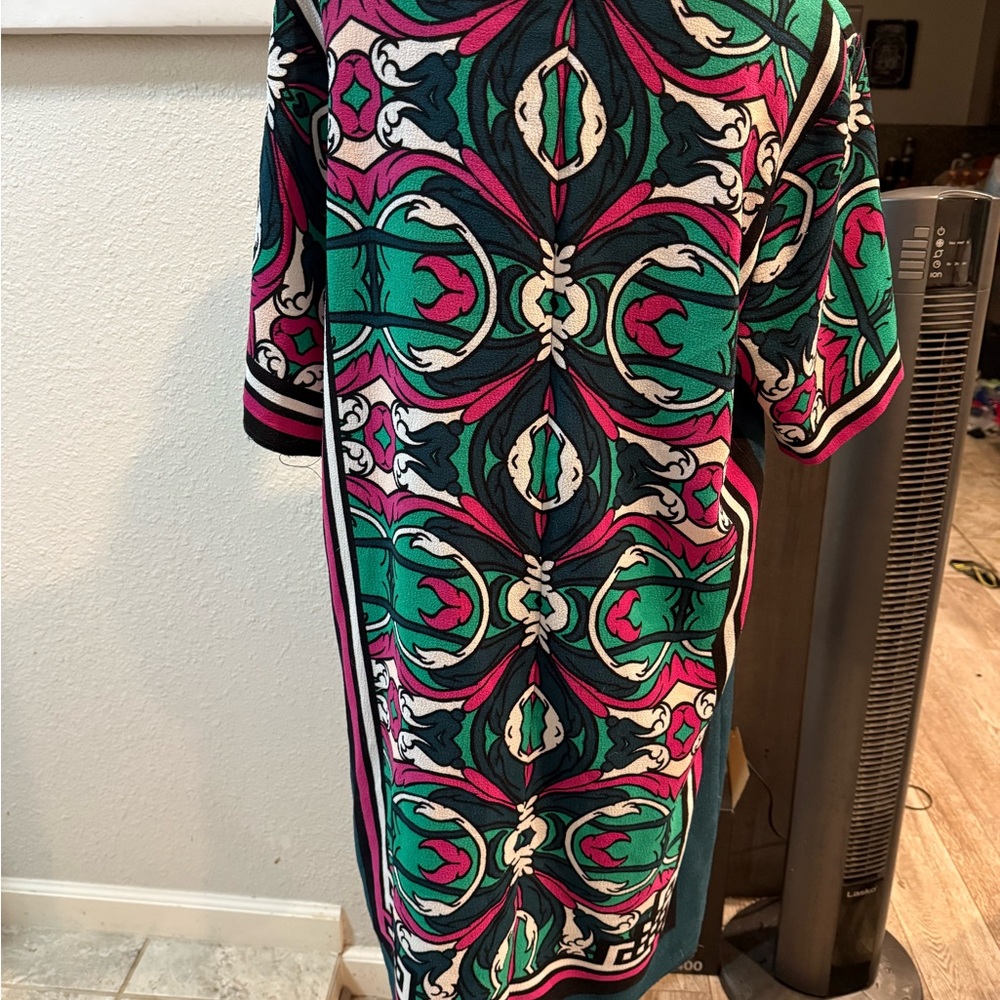 Gibson Latimer Vibrant Pink and Teal Midi Dress - Picture 3 of 6
